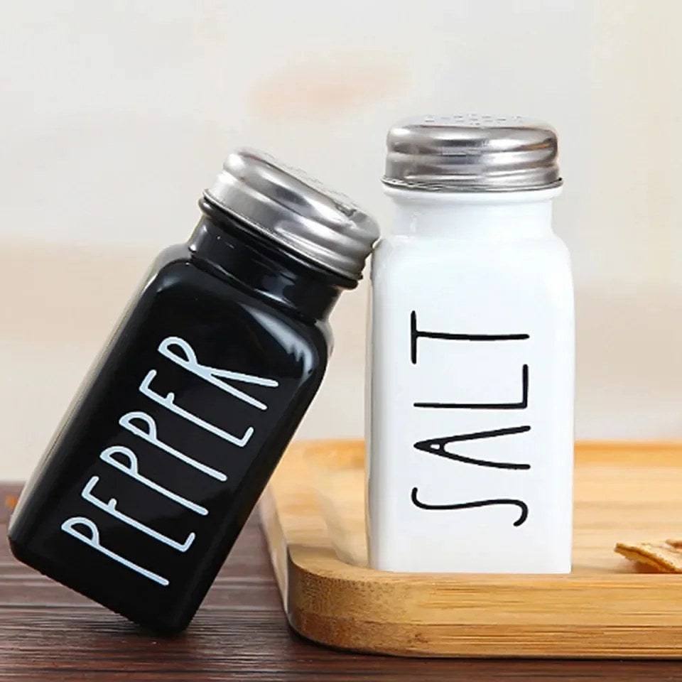 Salt And Pepper Dispenser (Paor)