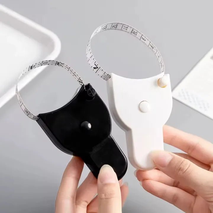 150cm / 60 Inch Self‑Lock Body Measuring Tape – Retractable Tailor & Fitness Measurement Tool - Saadiq.pk