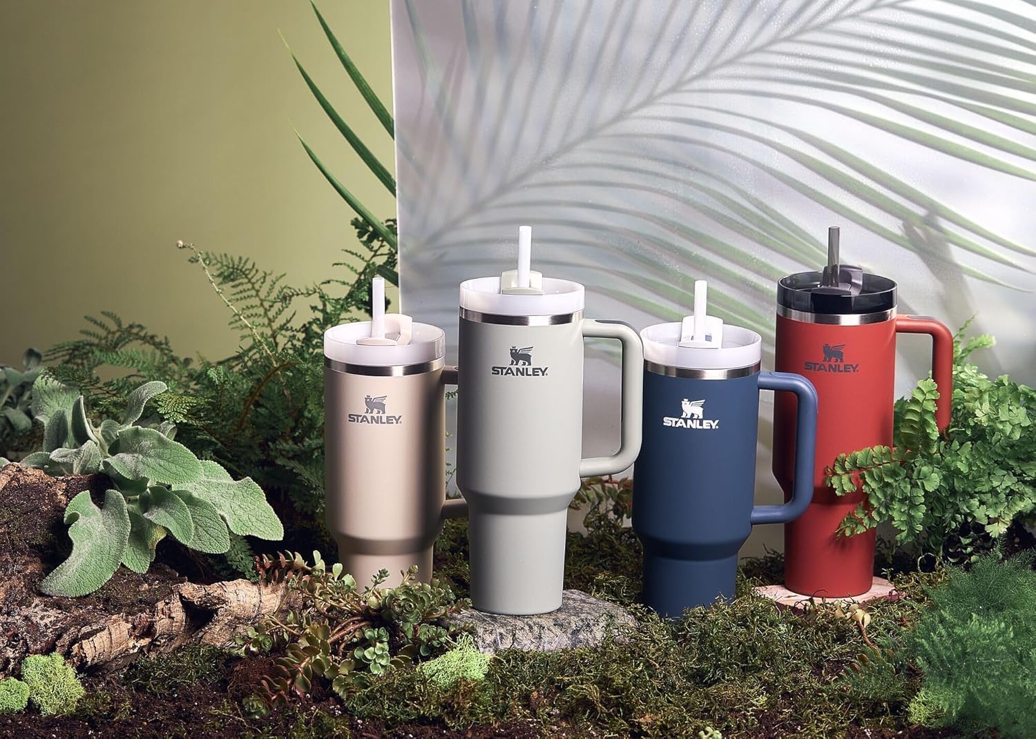 1.18L insulated travel tumbler with straw - Saadiq.pk