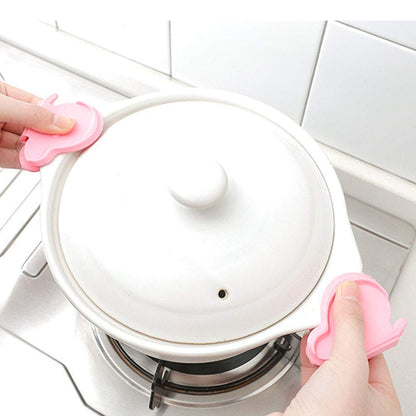 Anti - Scald Magnetic Butterfly Clip – Silicone Heat - Resistant Pot Holder (2 Pcs) - Saadiq.pk