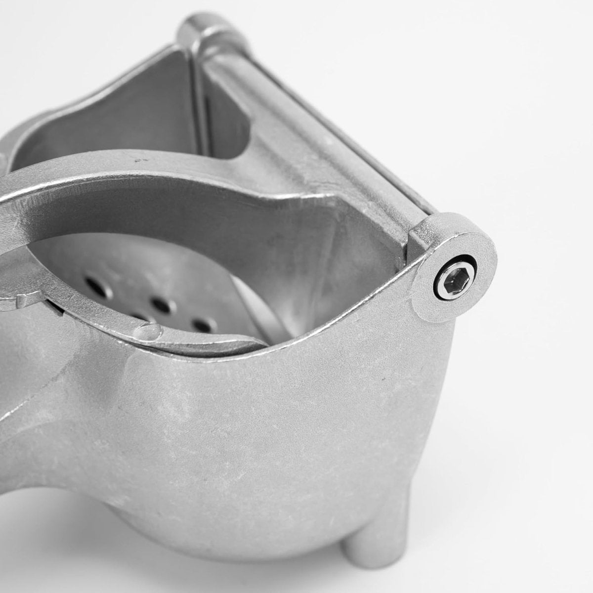 "Manual Fruit Squeezer – Aluminum Lemon & Lime Juicer | Heavy Duty Metal Citrus Press, Easy to Clean" - Saadiq.pk