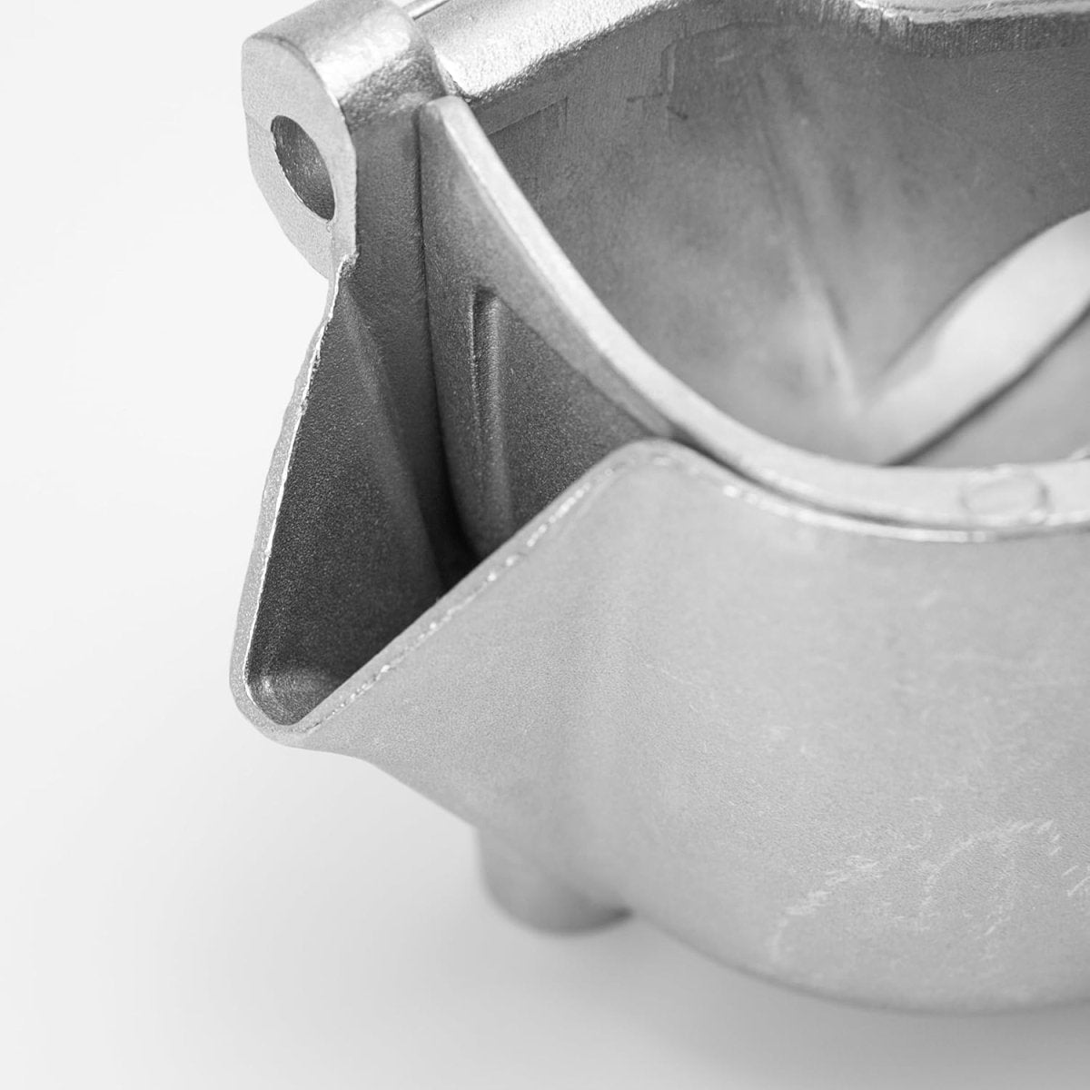 "Manual Fruit Squeezer – Aluminum Lemon & Lime Juicer | Heavy Duty Metal Citrus Press, Easy to Clean" - Saadiq.pk