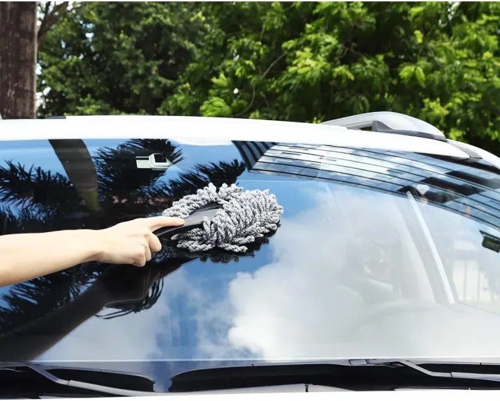 Mini Microfiber Car Duster – Portable Cleaning Brush for Cars - Saadiq.pk