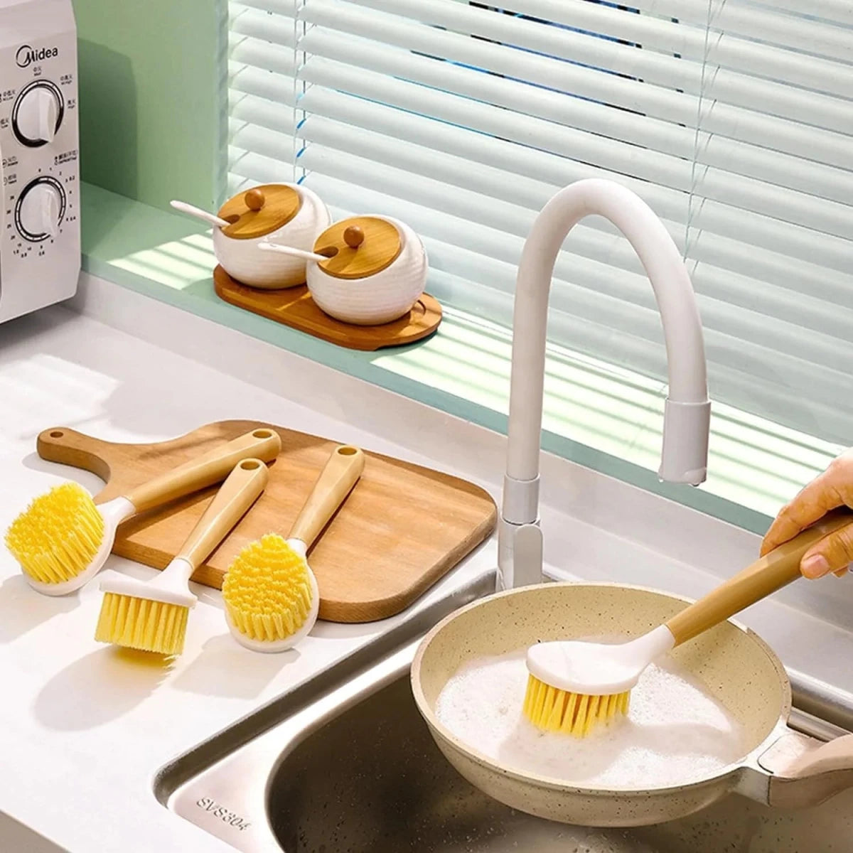 Wood Handle Dish Brush – Eco‑Friendly Kitchen Cleaning Scrubber - Saadiq.pk